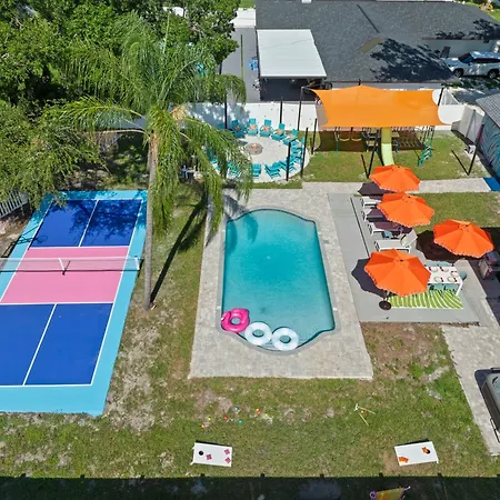 Heated Pool-Hottub-Selfie Wall-Game Room-Playset
